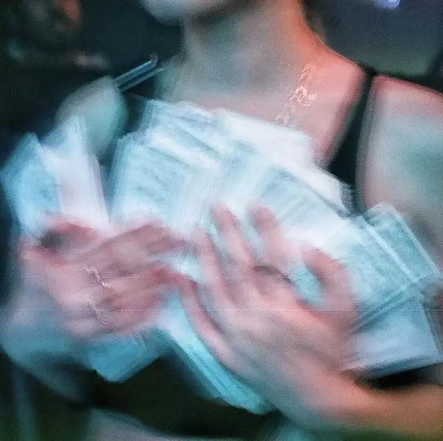 穿正品被同学说穿假鞋,学生穿假鞋被嘲讽