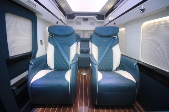 gmc豪华商务车,2021款gmc商务之星乞丐版