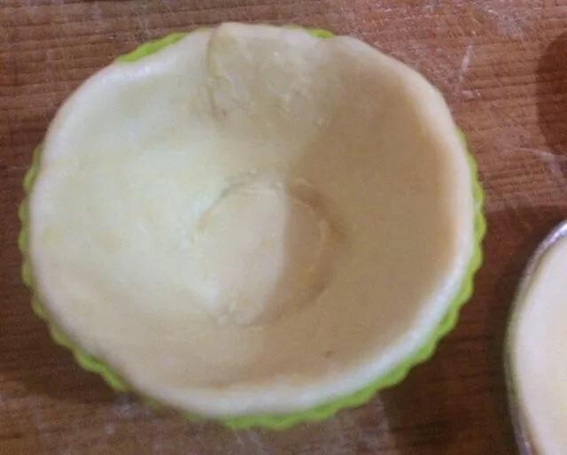 酥脆蛋挞加奶油,冰冷的蛋挞酥脆