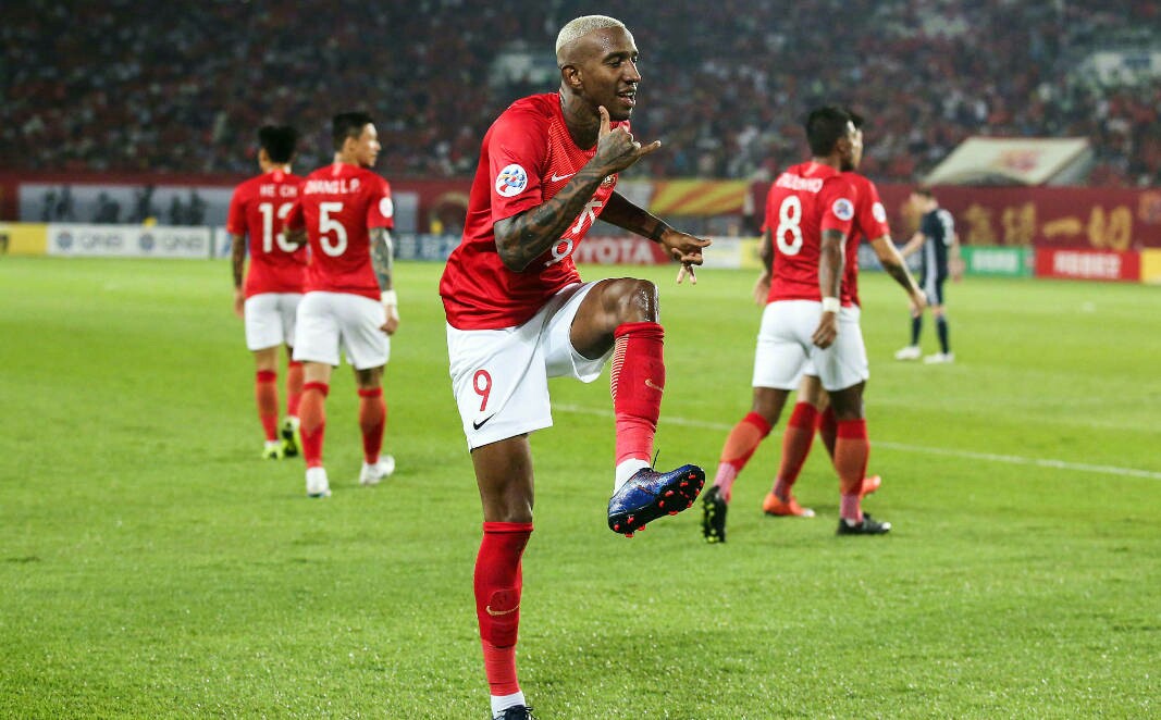 塔利斯卡临别前的浪漫！新女友赶航班，他要参加发布会，各自走了