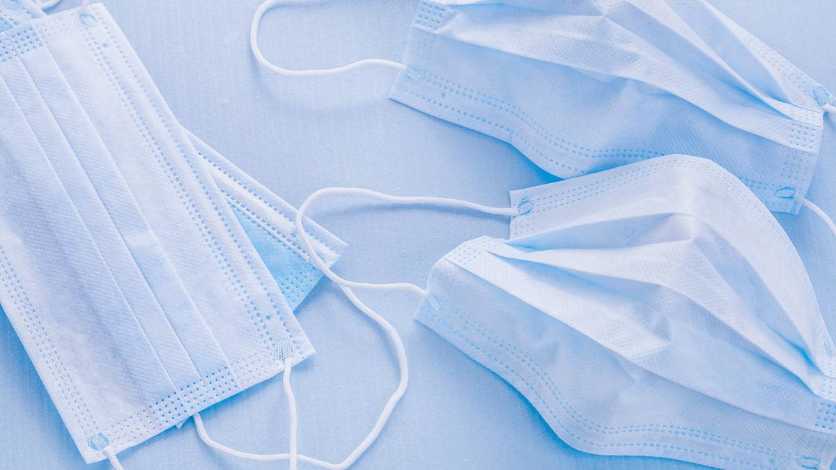 来自中国的救命物资空运抵达巴黎，法国人表示：“比金条还抢手”