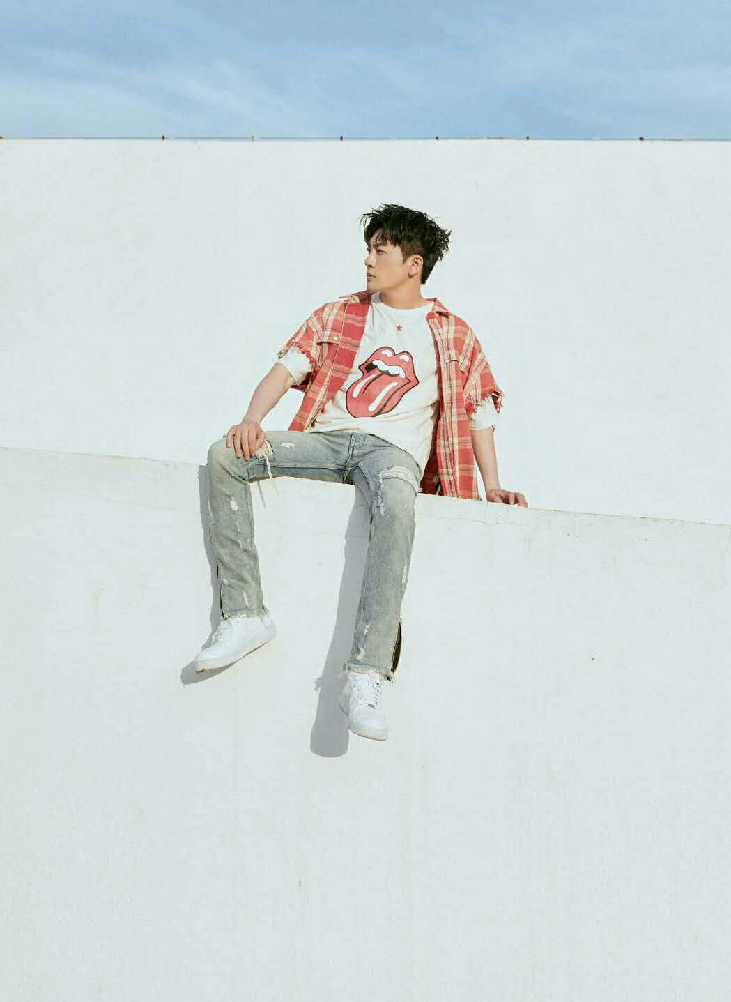 男人三十岁之后不想穿太潮的短袖,男人穿什么牌子短袖有档次