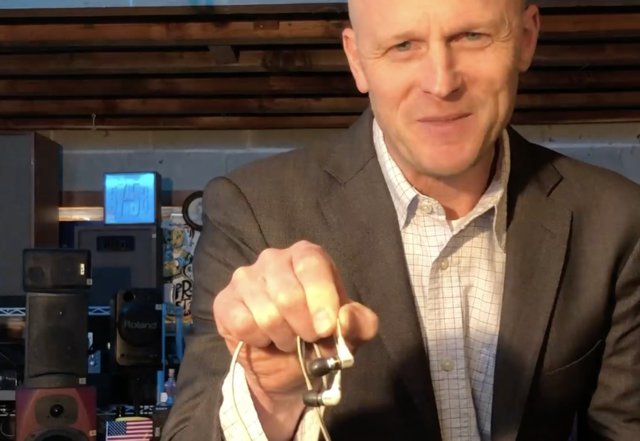 舒尔耳机品质如何,舒尔耳机音质如何