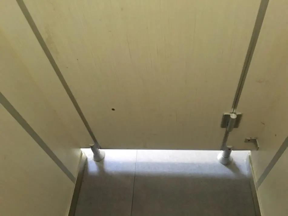 「太尴尬」男女公厕设在一间屋子里,这样“方便”能方便?