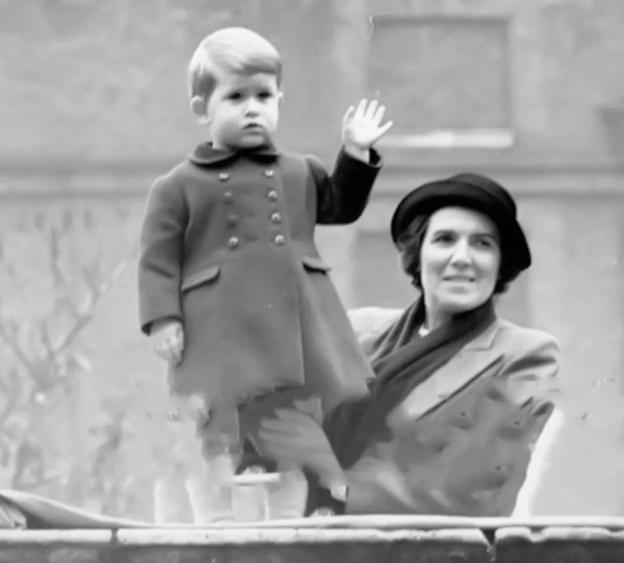 查尔斯和戴安娜的恩怨情仇,查尔斯难忘旧情为啥还要找戴安娜