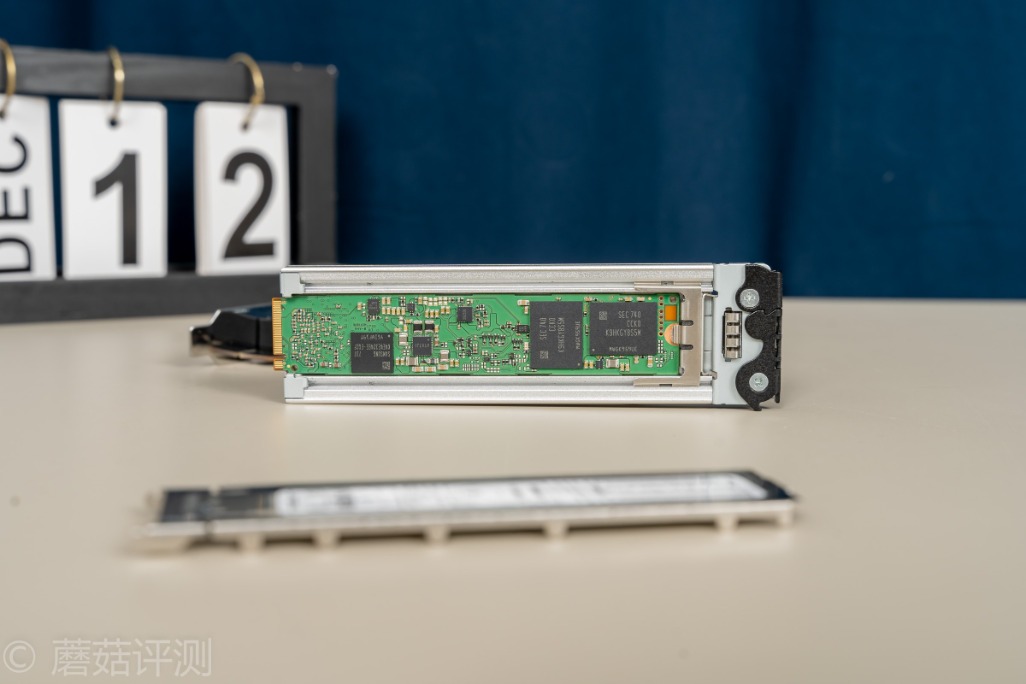 极速插拔，解锁更多使用姿势、ICYDock硬盘抽取盒PCI转M2评测
