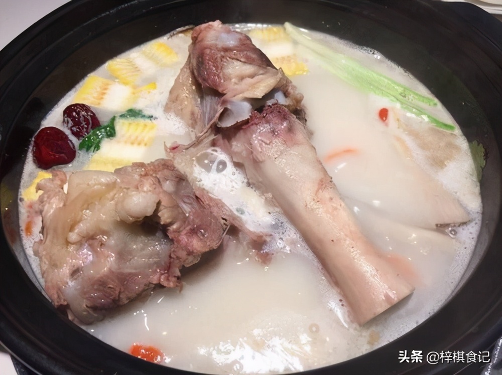 骨头汤煮到没有汤了怎么办,骨头汤熬好了不香怎么办