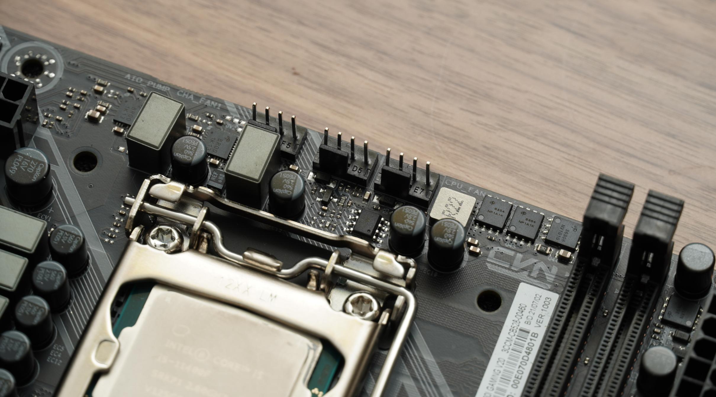 能手提个行李箱再带个相机包吗,能手提上飞机的行李箱