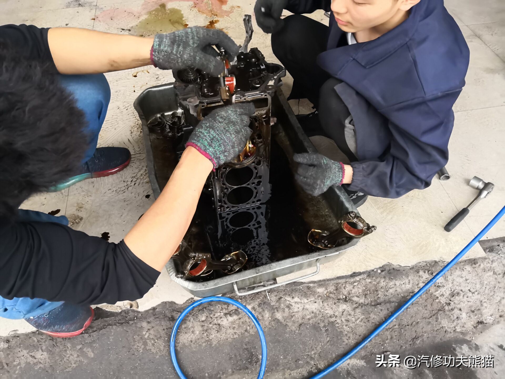 奥迪第三代ea888怎么还烧机油,奥迪的三代ea888烧机油吗