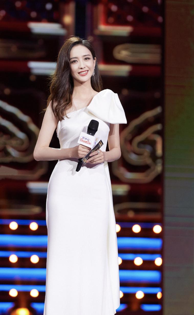 巩皇霸气红毯造型,巩皇红毯气场