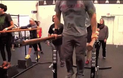 适合胸部下垂的锻炼方法,锻炼胸部最有效的动作