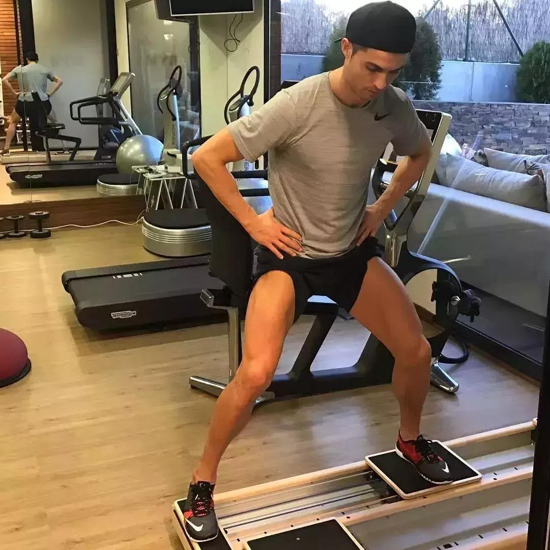 内马尔c罗梅西一家,内马尔小贝c罗帅气