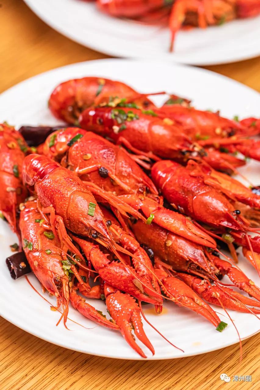 小龙虾海鲜自助烤肉,这家自助餐性价比超高