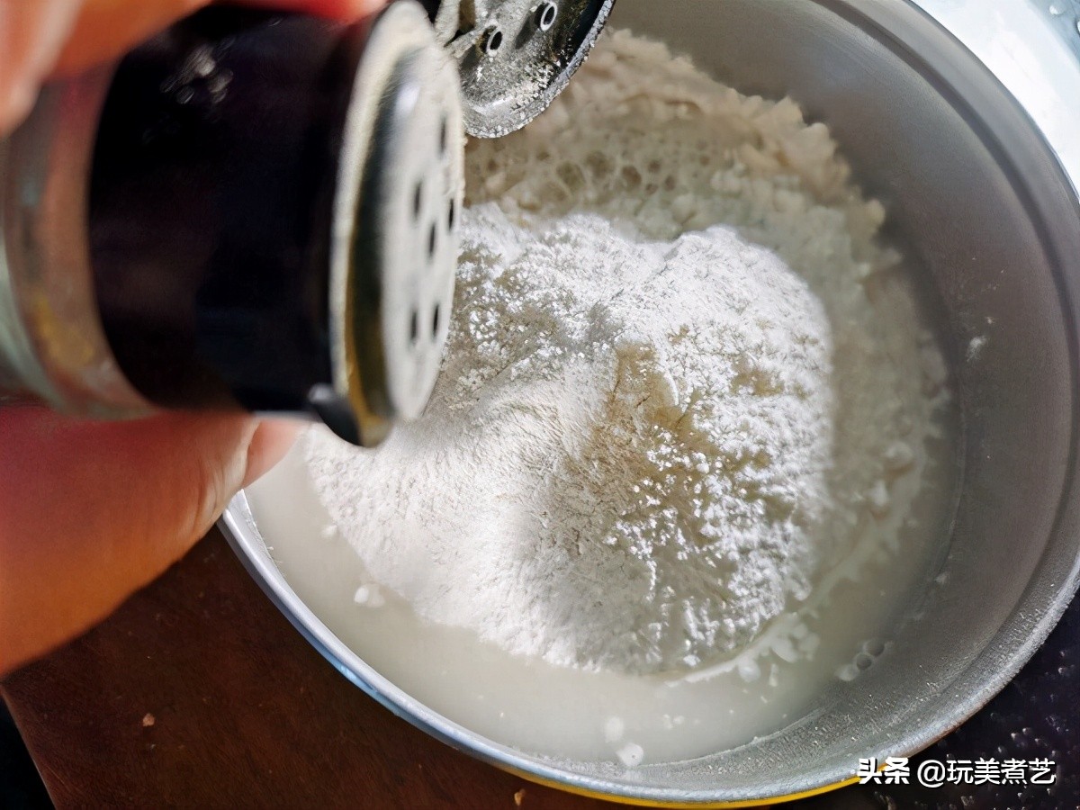 番茄虾仁面疙瘩,西红柿虾仁疙瘩汤全家都爱喝