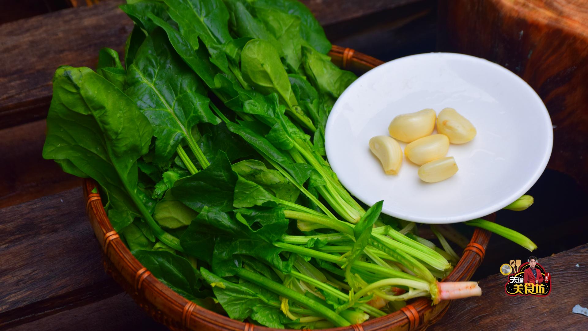 为什么青菜炒出来很老,为什么炒的青菜发黑