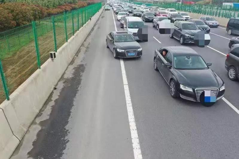 高速路上容许无人机飞行吗,无人机过高速公路