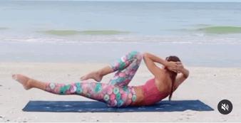 改善腰椎和肩颈的瑜伽动作,既能减肚子又能锻炼腰椎的瑜伽