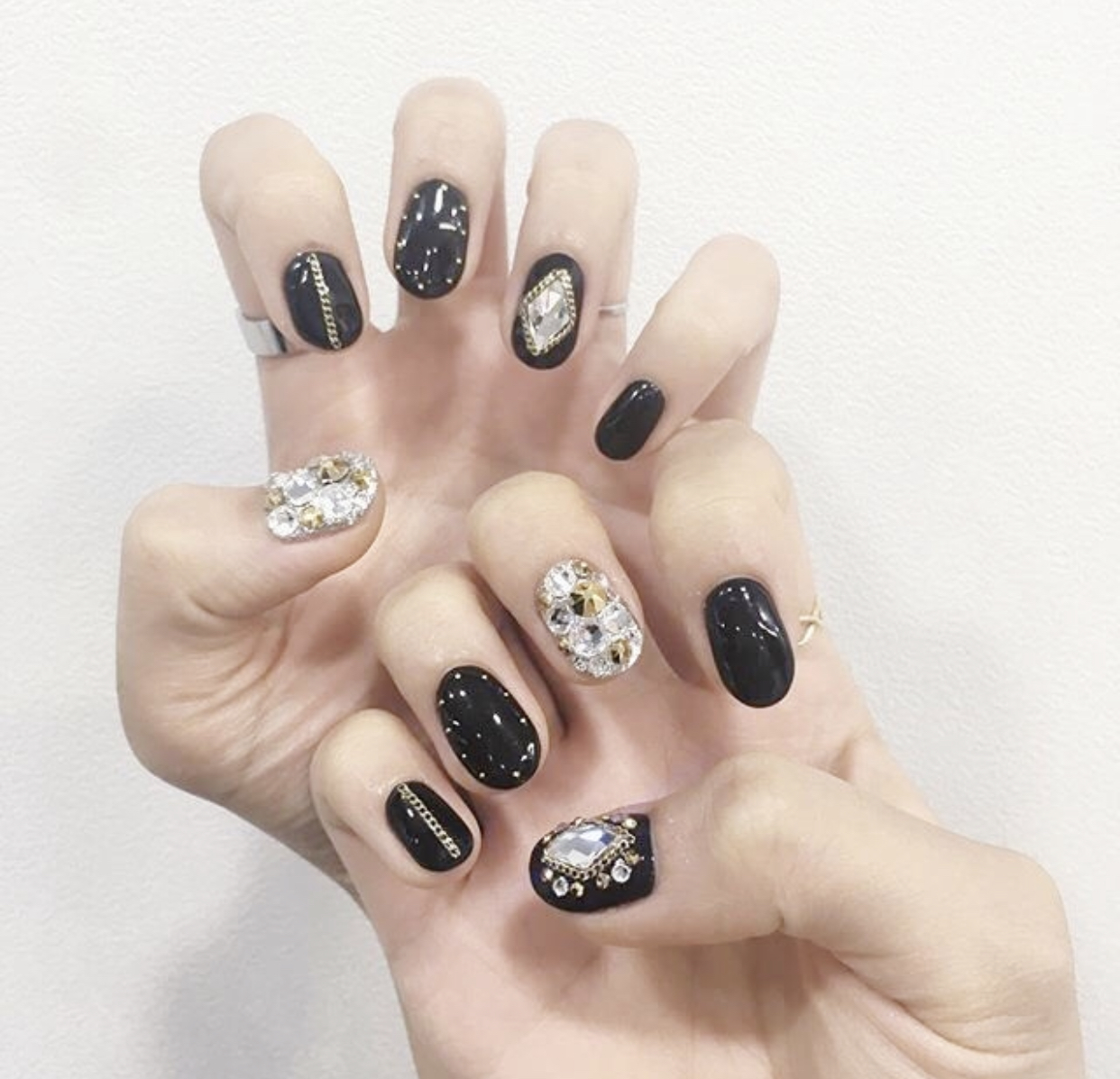 闪亮又质感的美甲造型,超亮异形美甲钻