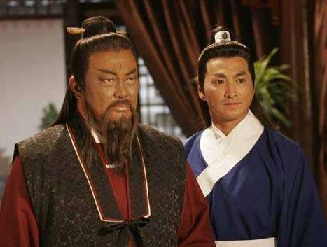 展昭何家劲被关押,展昭为救包拯闯禁宫