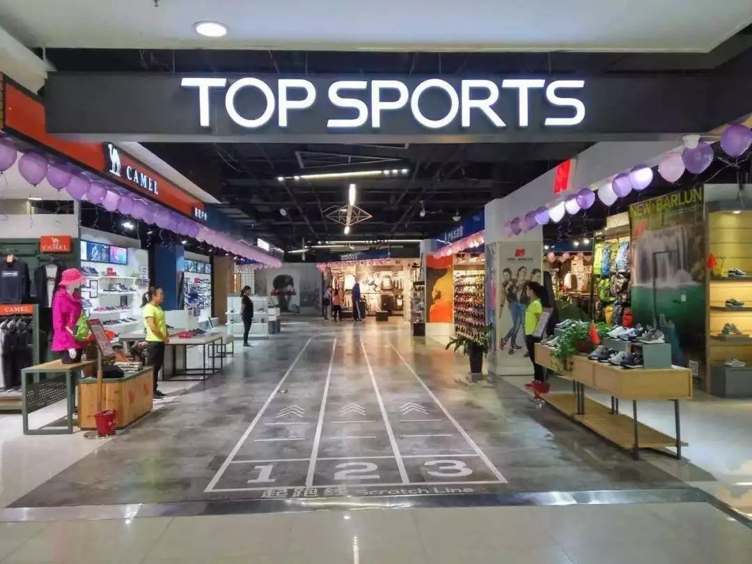 阿迪耐克一年挣多钱,靠卖鞋赚了一百万