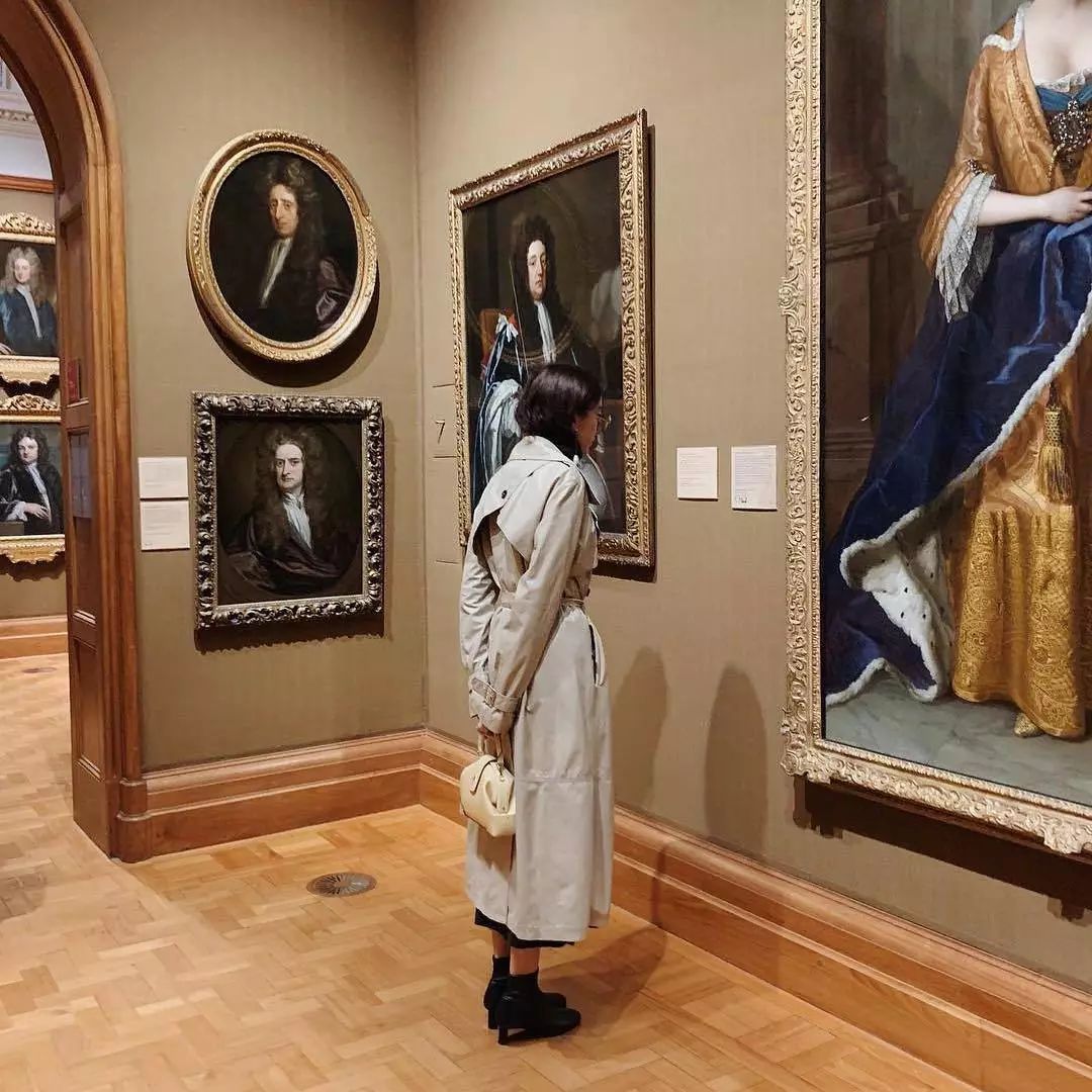 看见今年秋冬必入的第一双靴子，我方了……