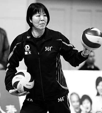 郎平成长的故事：与排球从小结缘，终成中国女排最伟大的教练员