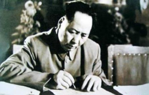 毛主席的著作“老三篇”都讲了啥？为何被誉为*党**史上的经典之作？