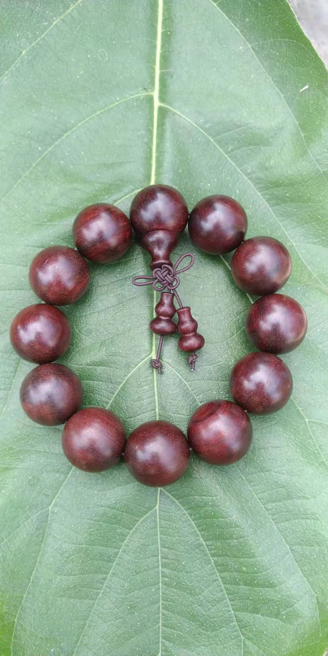 小叶紫檀瘤疤手串为什么容易开裂,小叶紫檀手串开裂怎么修复