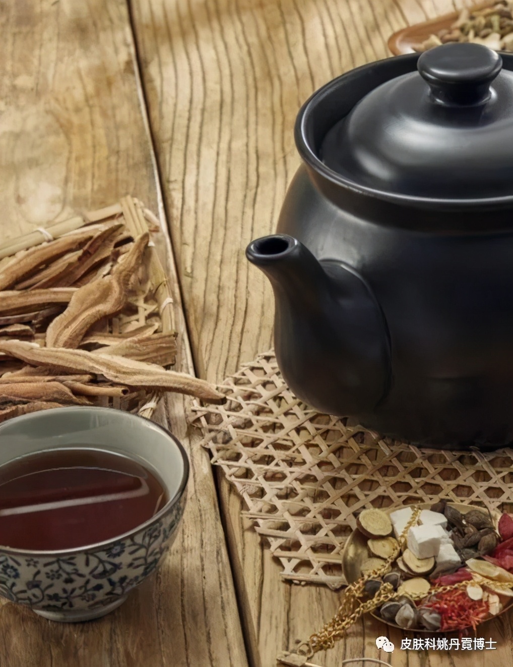 有哪些中草药的药膏适用于青春痘,好用的治痘中药药膏