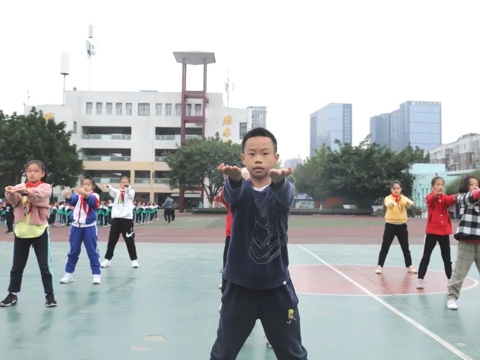 南湖小学武术操,成都市新华路小学武术比赛