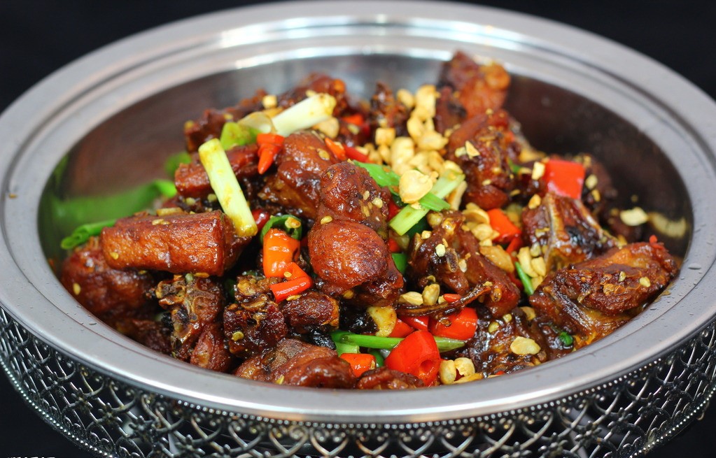 客家土匪鸡做法,东北特色美食汽锅鸡