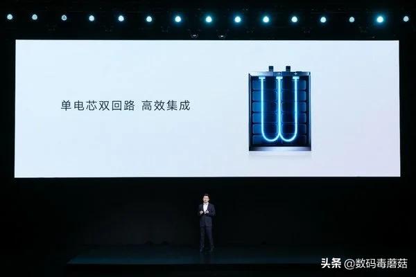 荣耀play5防水测试,轻薄便携式无线充电