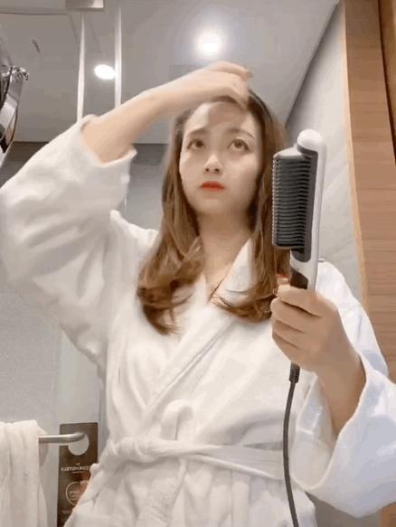 大额头女40岁适合烫什么发型,适合四十岁女人发量少的减龄发型