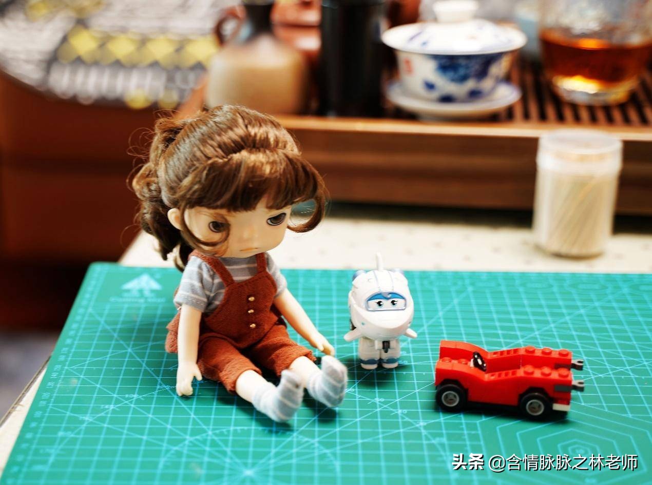 给女儿买了一个芭比娃娃,给女儿买60cm娃娃