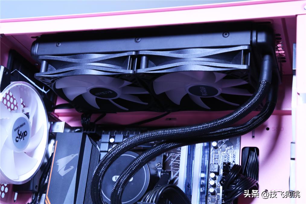 AMD入门顶配，技嘉A520M小雕主板配2060s显卡装机