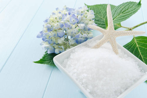 鼻子闭口黑头去除小妙招,鼻子黑头小方法轻松解决