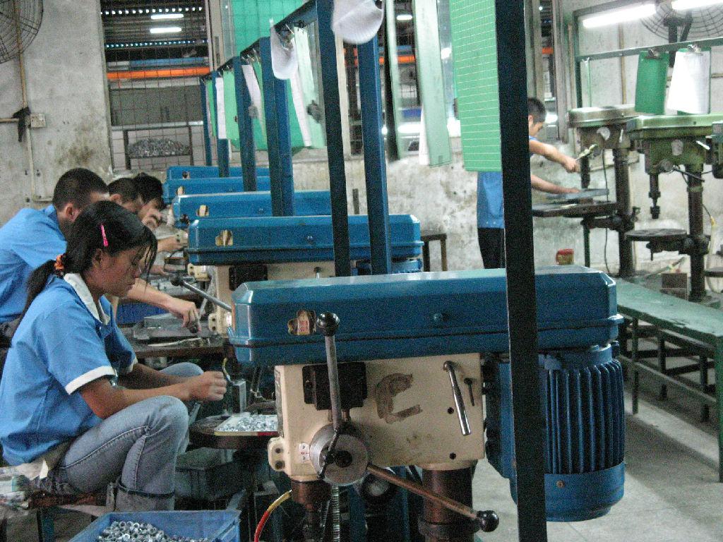 年轻人远离机械加工厂,为什么年轻人远离机械