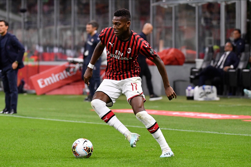 国米对战ac米兰卢卡库伊布,伊布染红国米米兰德比