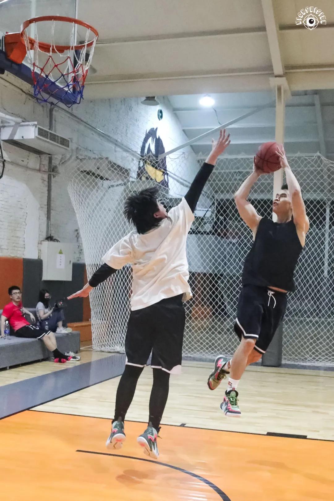 无论是打球还是穿鞋,你都「要疯」一点|KVSN众测