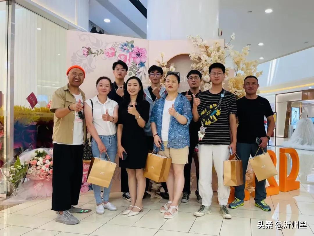 为真爱选对钻克徕帝泰盛广场店盛大绽放定制美妆蛋免费送