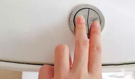 马桶上一大一小按钮有什么用,马桶按钮一大一小什么意思