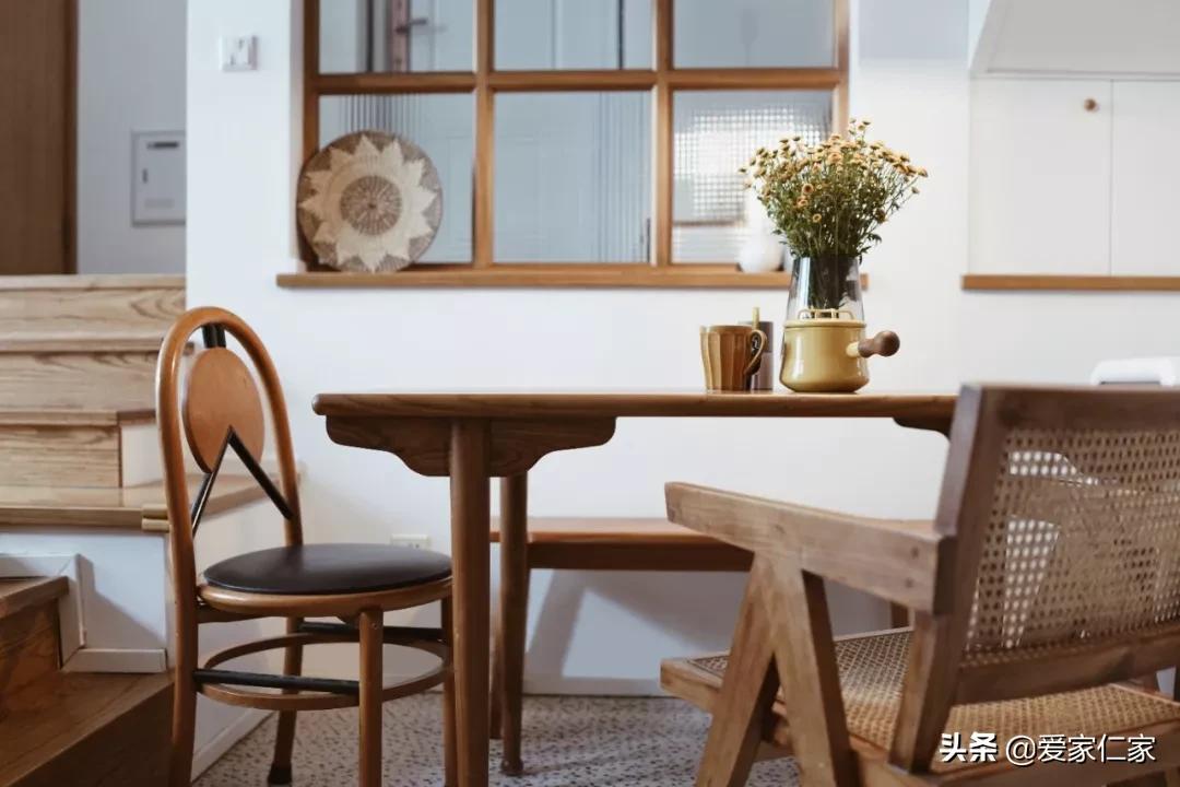 她买下32㎡上海老旧学区房，为女儿打造小桃园，20㎡超舒适大庭院