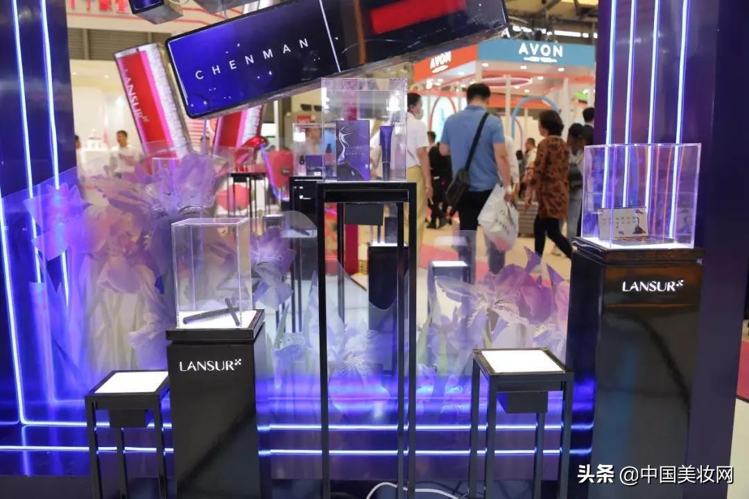 兰瑟致青春炫色,兰瑟彩妆和深蓝彩妆区别