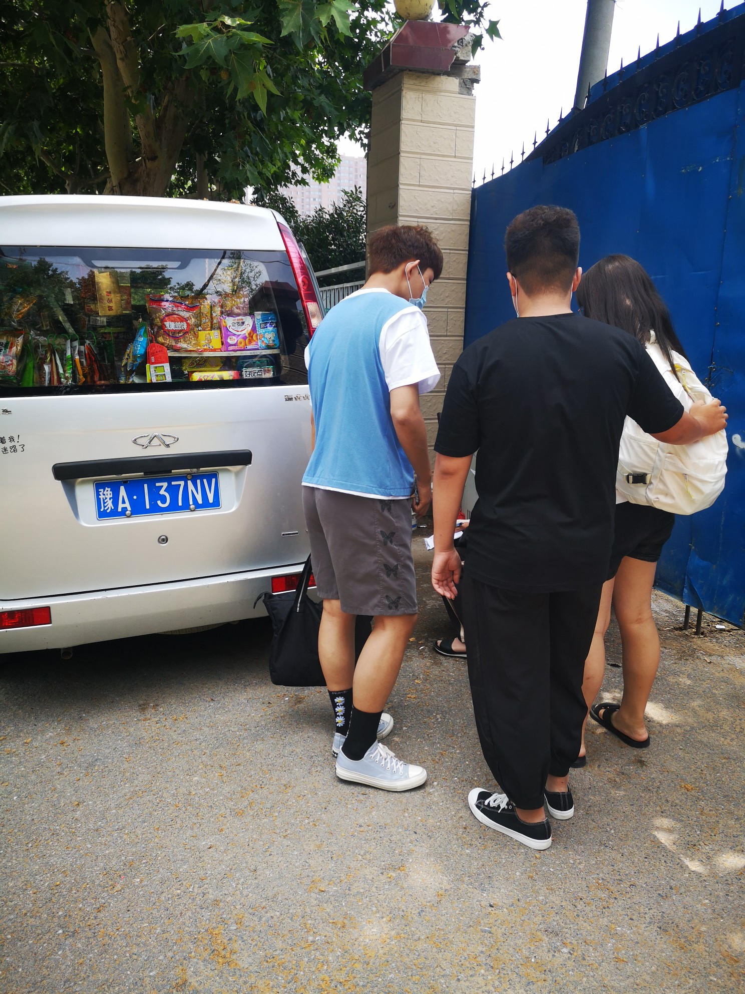 暗访郑州客运站,都市报道郑州大巴车站外揽客