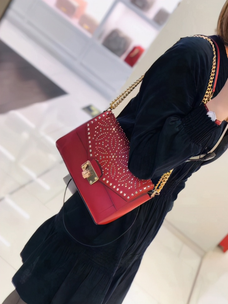 MK包包热门推荐,mk官网上没有奥莱mk女包款式