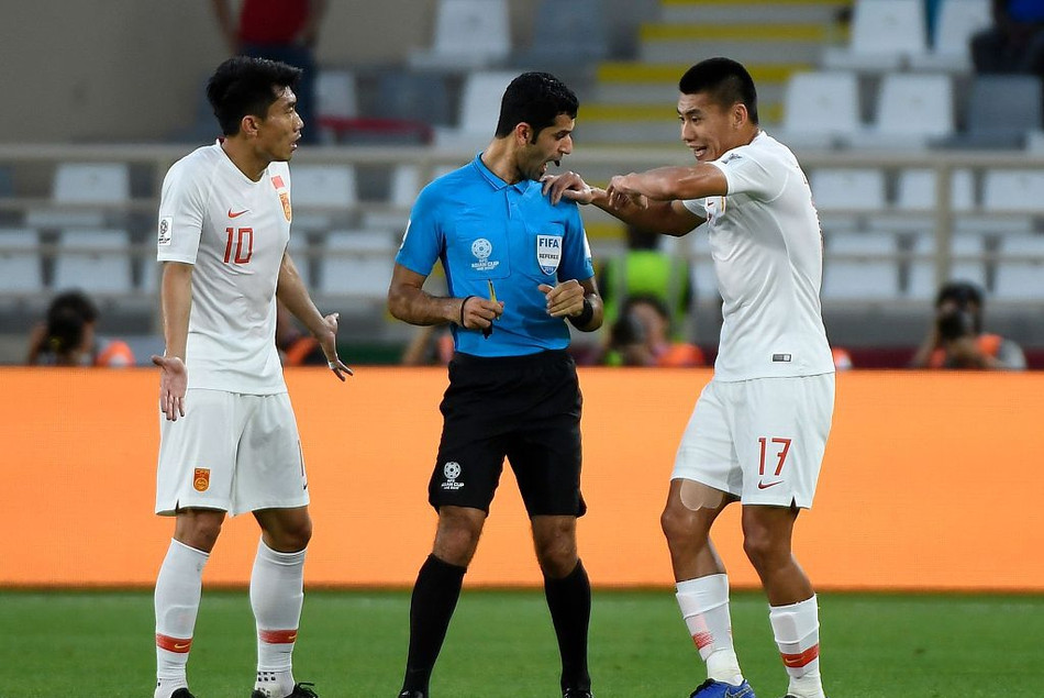 鍗″灏旀彮骞曟垬涓昏,鍗″灏斿拰浼婃湕姣旇禌鎵ф硶瑁佸垽