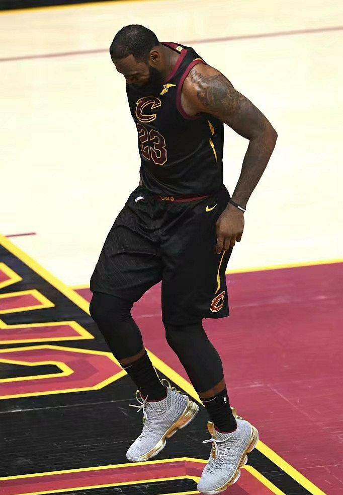 崴脚后快速打球,怎么克服崴脚打球的心理阴影