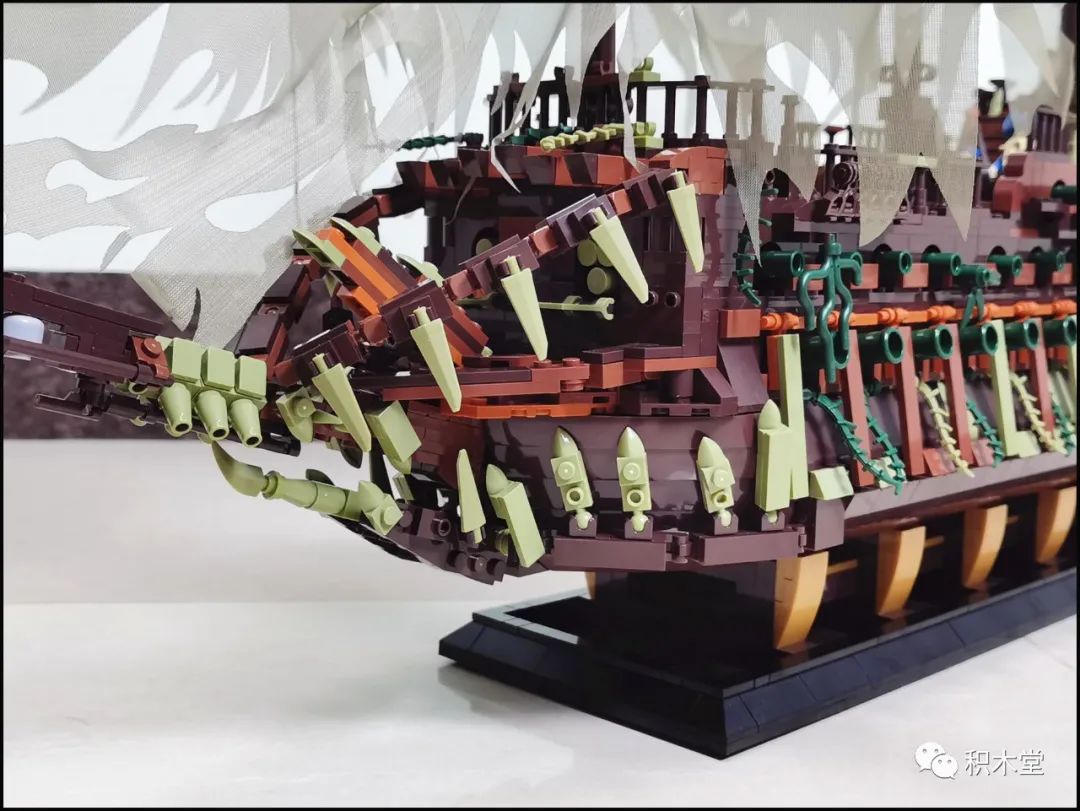 飞翔的荷兰人号为什么能潜水 (鬼船和飞翔的荷兰人号哪个更牛)