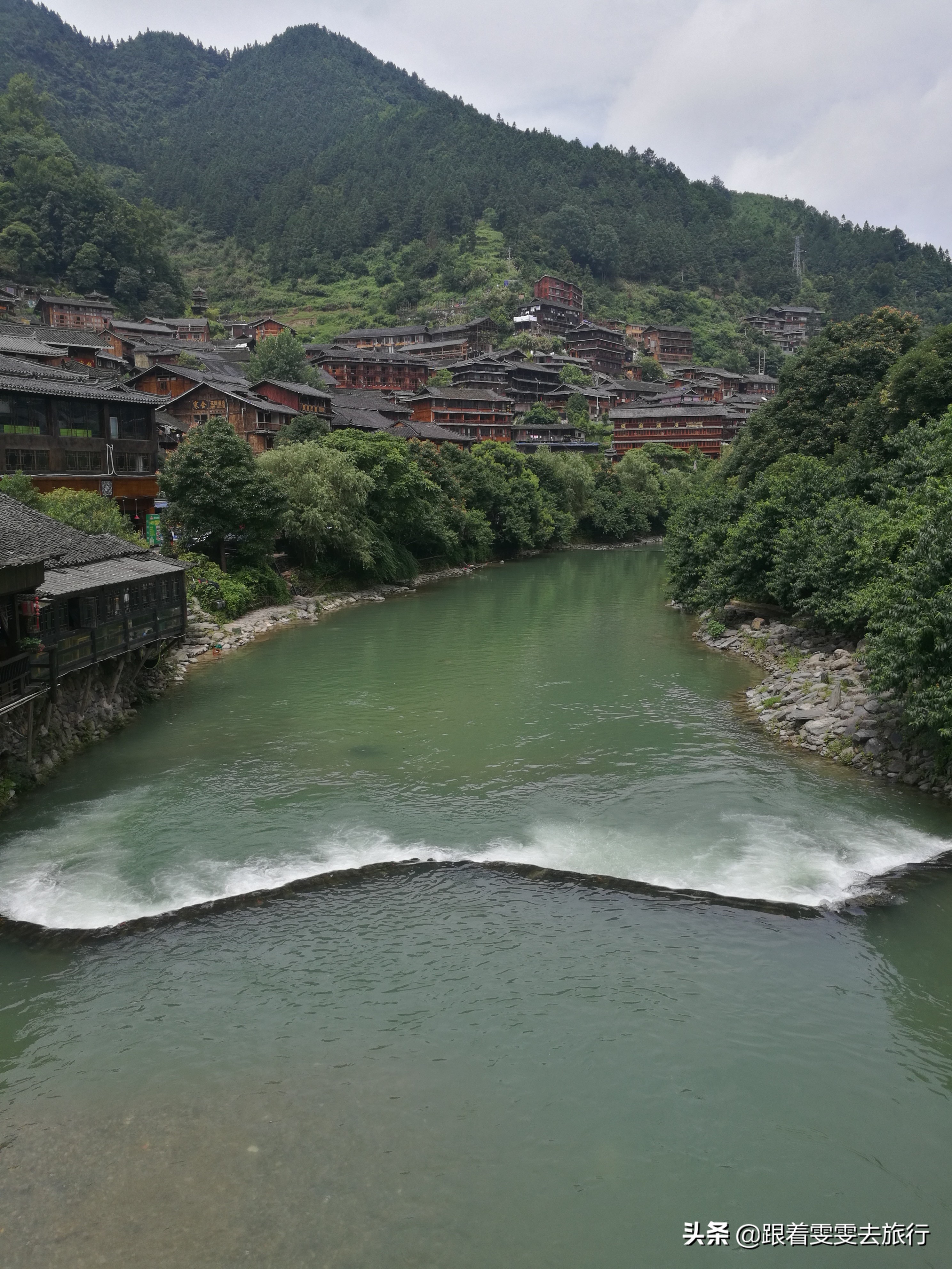 西江千户苗寨游记300字,七彩贵州之西江千户苗寨