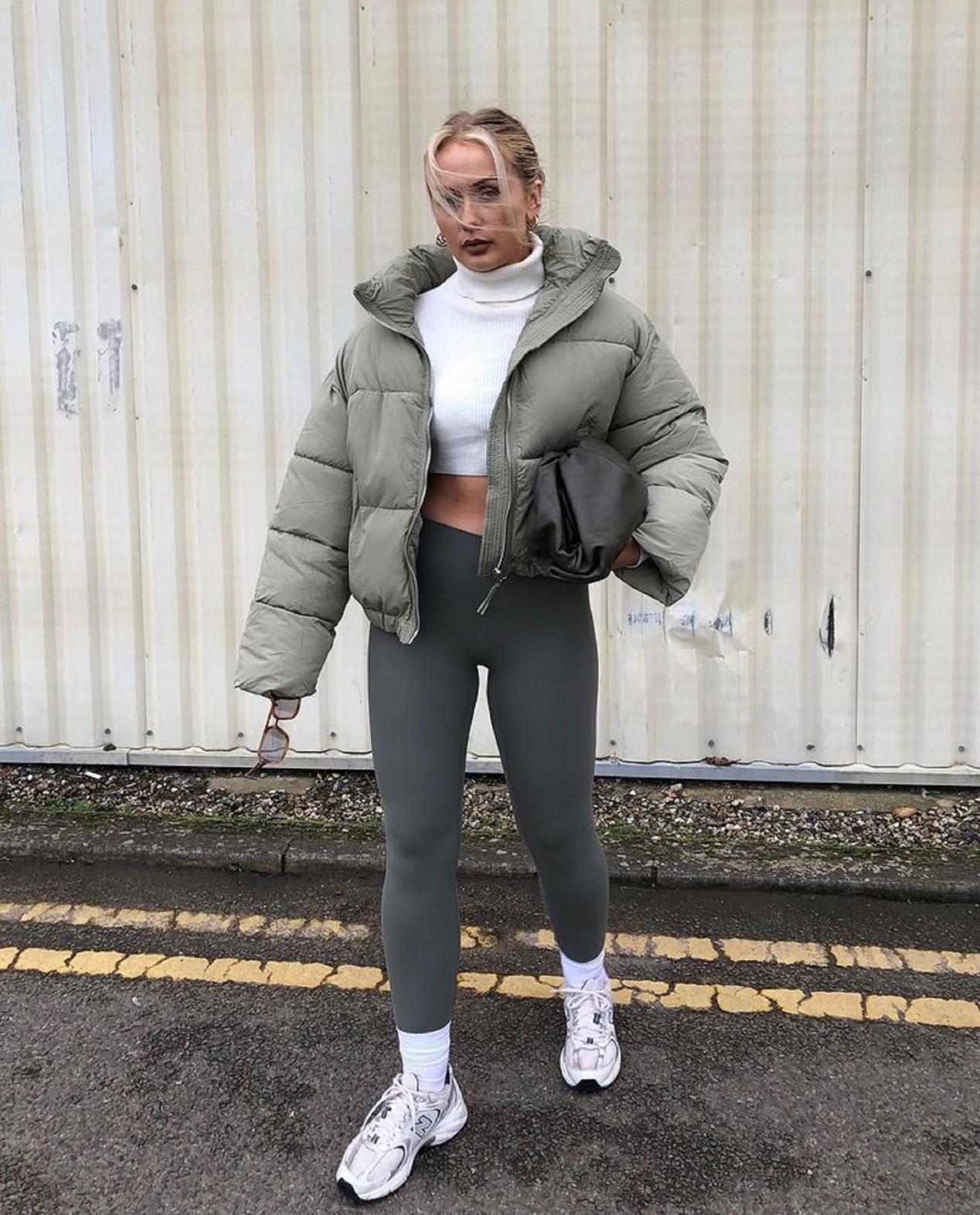 鲨鱼裤羽绒服穿法,今年最火的鲨鱼裤穿搭图片